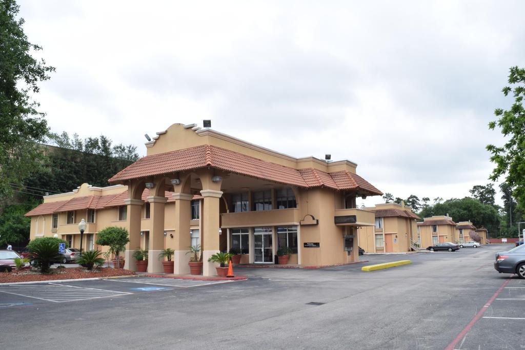 Memorial Inn And Suites Хьюстон Экстерьер фото