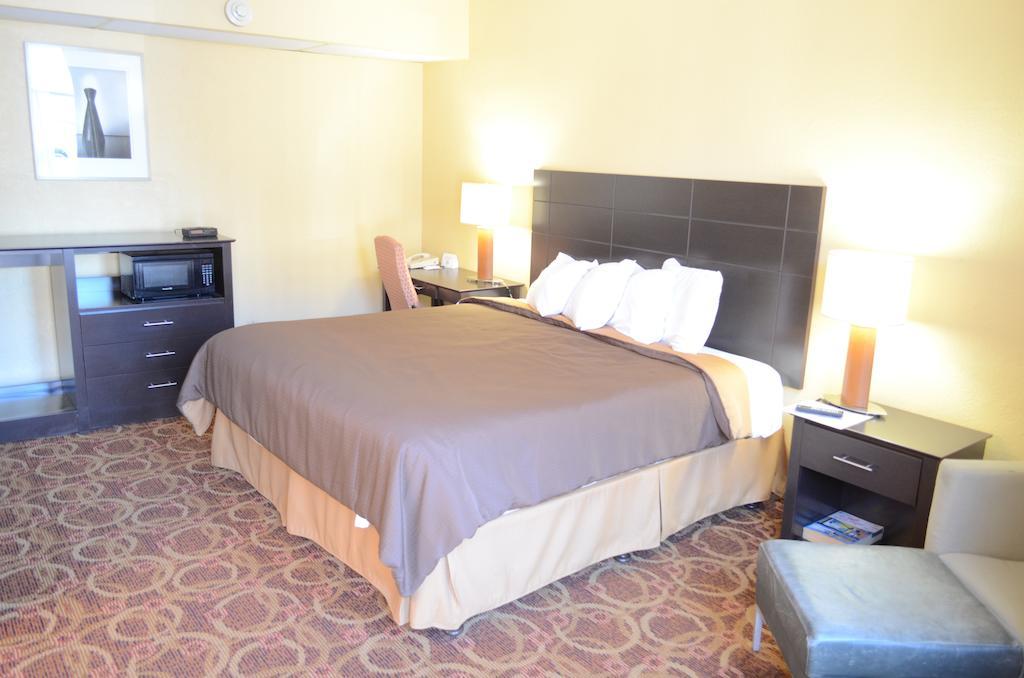Memorial Inn And Suites Хьюстон Экстерьер фото