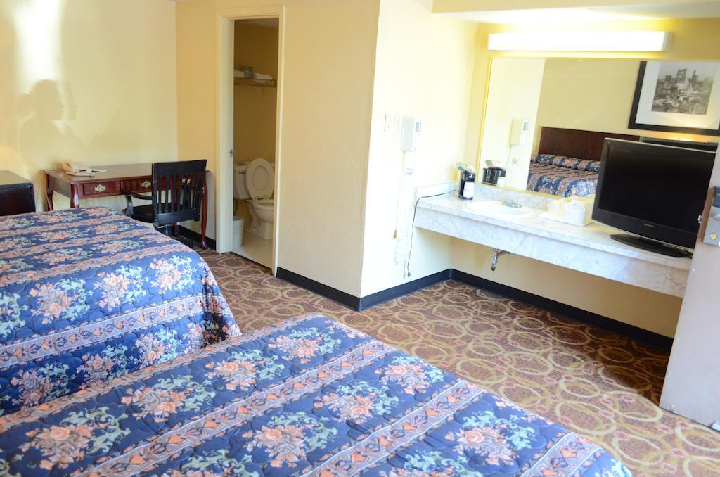 Memorial Inn And Suites Хьюстон Экстерьер фото