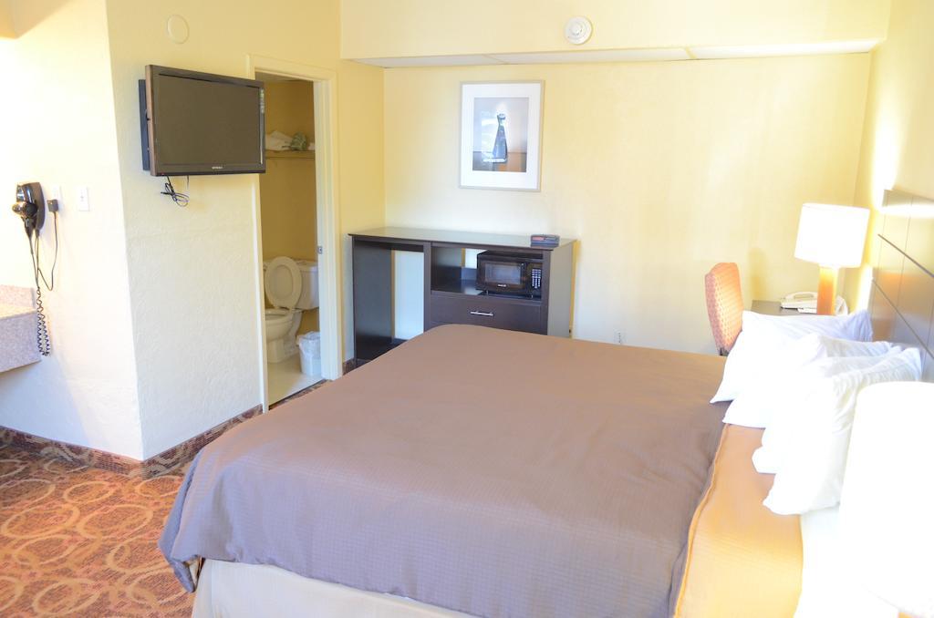 Memorial Inn And Suites Хьюстон Экстерьер фото